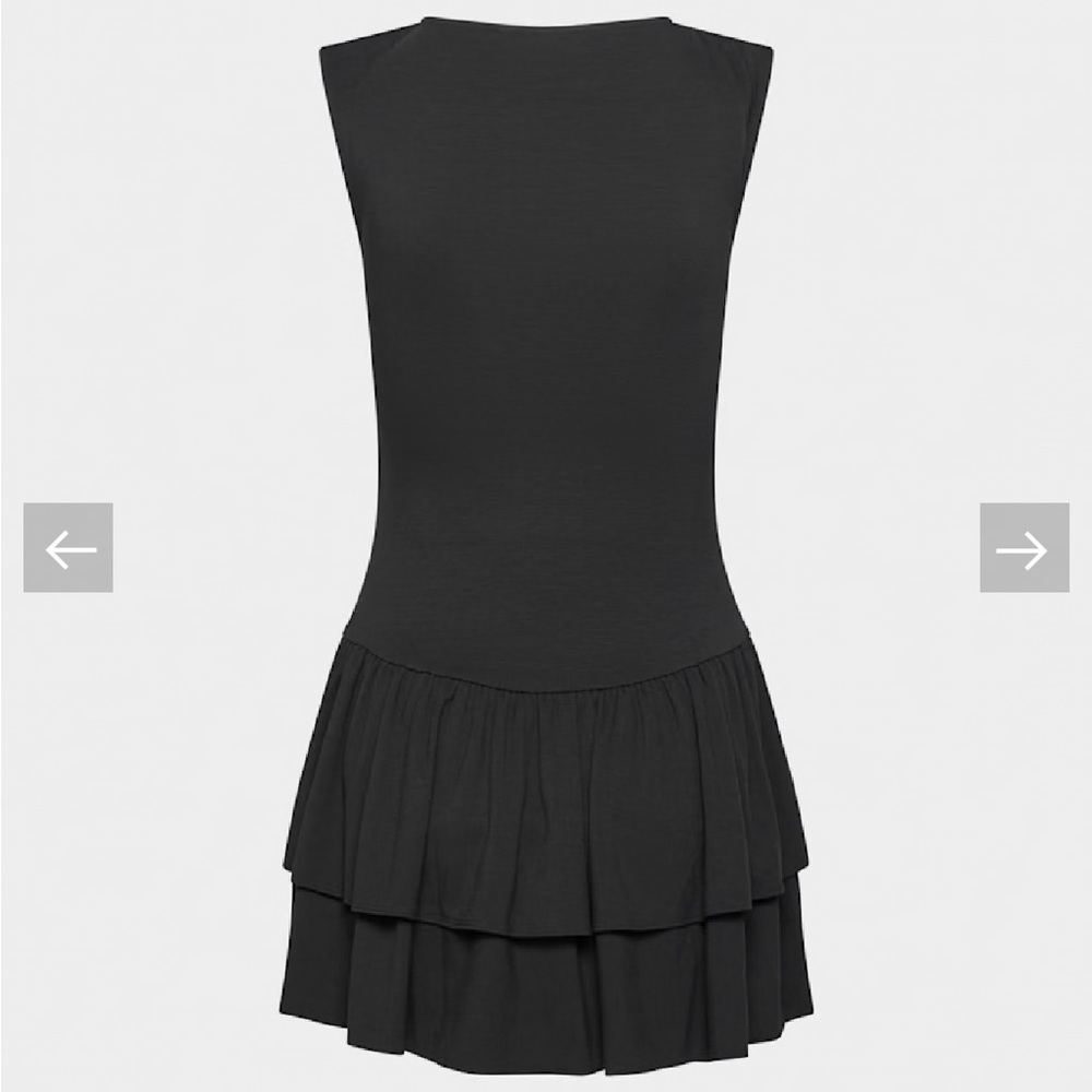 Aritzia Wilfred
GoodLux Bloomsbury Dress